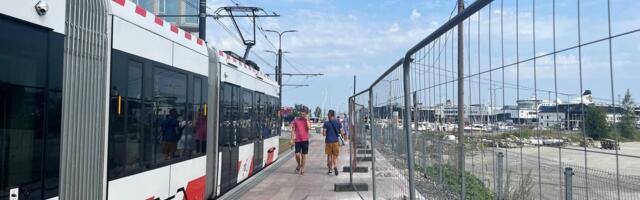 С августа закрывается новая остановка возле порта. Она простояла 8 месяцев 