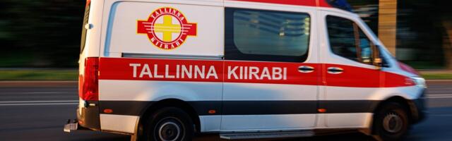 В Таллинне нетрезвый водитель врезался в столб светофора