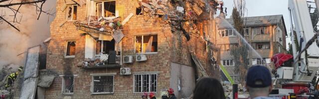 ВИДЕО | Россия нанесла массированный удар по Киеву. Разрушен жилой дом, есть погибшие, десятки раненых