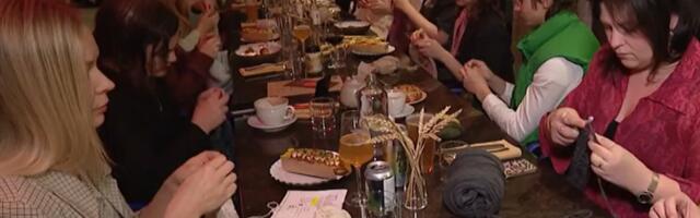 В Таллинне создали клуб вязания: идея совместно вязать в кафе оказалась очень востребованной