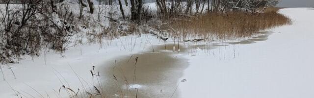 Спасательный департамент не запрещает, но не рекомендует выходить на лед внутренних водоемов