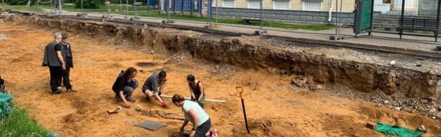 Археологи выкопали в Силламяэ более сотни скелетов