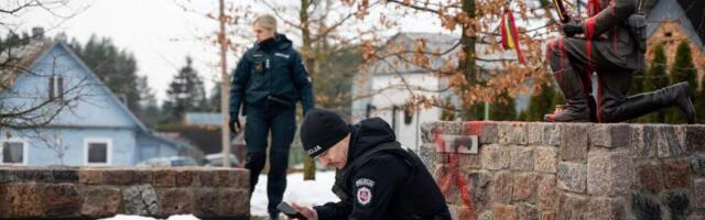 Суд приступит к рассмотрению дела об осквернении памятника Раманаускасу-Ванагасу