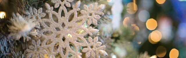 Впереди праздники: сокращенные рабочие дни и повышенная оплата – разъясняем правила