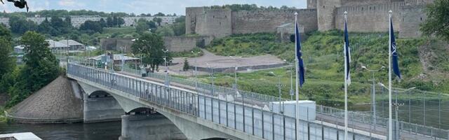 На эстонской стороне моста Дружбы в Нарве продолжается обновление пограничной инфраструктуры