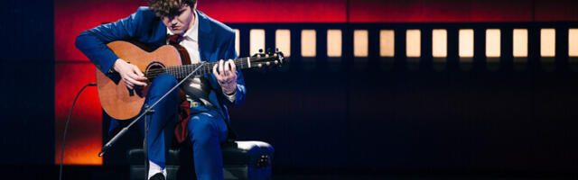 ВИДЕО: Харальд Трасс представил версию песни "Espresso Macchiato" для классической гитары