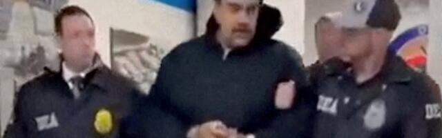 ВИДЕО | „Добрый вечер. С Новым годом“. Появились кадры того, как Мадуро доставили в следственный изолятор в Нью-Йорке