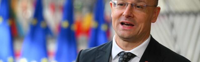 Глава МИД Венгрии признал, что звонил Лаврову во время ключевых встреч Евросоюза