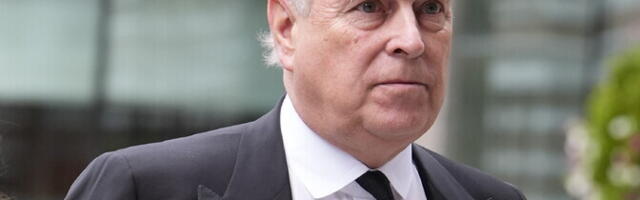 Король Великобритании лишит титула принца Эндрю