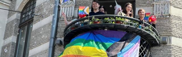 ФОТО и ВИДЕО | В центре Риги сегодня проходит прайд