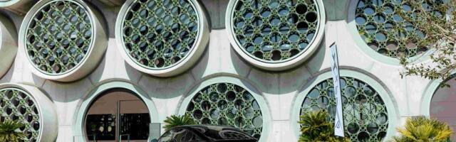 В Эстонии дебютирует XPENG P7+ — электрокар с зарядкой за 12 минут и ИИ