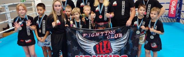 Кикбоксинг: спортсмены клуба KONKIRO завоевали семь золотых медалей