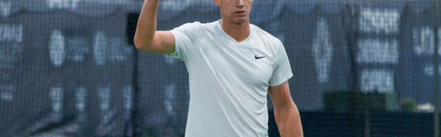 Даниил Глинка не сумел выйти в четвертьфинал теннисного турнира в Швейцарии