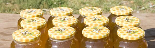 Рост на 100%: плохой урожай приведет к резкому росту цен на варенье и мед