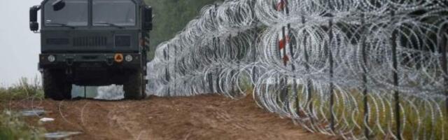 На границе с Беларусью пограничники развернули четверых нелегальных мигрантов