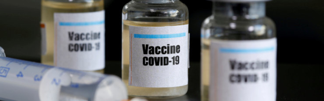 ”Все живы, здоровы и радуются”. В России ученые испытали на себе потенциальную вакцину от коронавируса