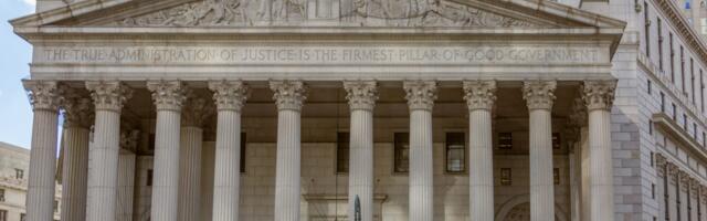 Верховный суд Нью-Йорка восстановил на работе всех отказавшихся от вакцинации работников городских учреждений