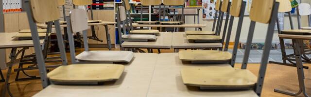 Преподавателя математики уволили за неподобающее общение с несовершеннолетним учеником