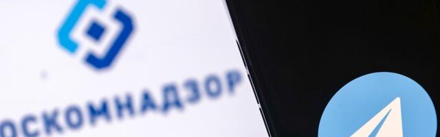 Правда ли, что перед зданием Роскомназдора поставили колонку с записью речи, в которой сотрудников ведомства называют „идиотами“?