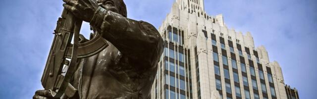 Financial Times_ военная экономика путинской России замедляется, но россияне все еще богаче, чем до войны