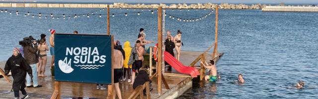Баня, горячая еда и катания с горки в воду: в Ноблесснере открывается сезон моржевания