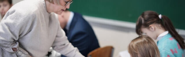 Каллас: следует проанализировать возможность повышения зарплат преподавателей точных наук