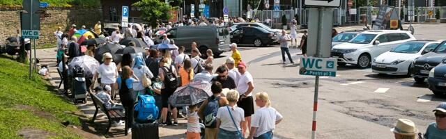 Иностранцы пытались провезти через границу в Нарве игральные карты и книгу с запрещённой символикой