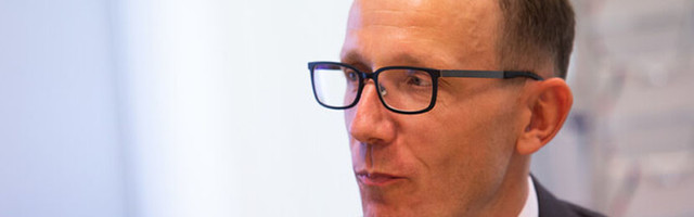 Сеэр поддержал решение частных клиник прививать молодежь