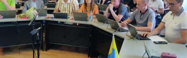 Депутаты не инициировали выражение недоверия мэру Нарвы Катри Райк