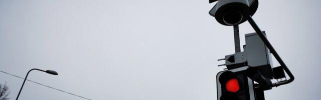 Камеры проезда на красный свет в Риге выявили 24 тыс. нарушений