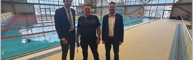 Новое руководство города Кохтла-Ярве ознакомилась с работой спортцентра Wiru