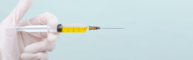 4 мифа о вакцинации: специалист развенчивает самые распространенные заблуждения о прививках от COVID-19