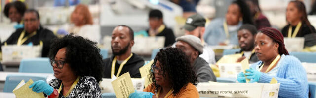 Трамп пообещал запретить в США голосование по почте