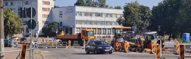 В Эстонии хотят удлинить автопоезда. А пройдут ли они по «кольцам» Нарвы?