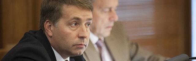 Профсоюз медиков просит премьера объяснить замену Аугулиса