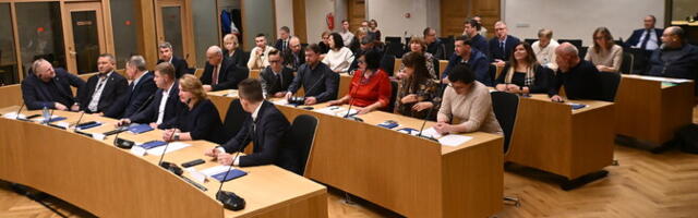 Стальнухин объяснил перенос сессии Нарвского горсобрания необходимостью доработки проектов