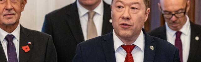 В Чехии новый спикер снял со здания парламента флаг Украины