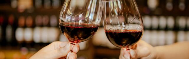 6 лайфхаков, как превратить невкусное вино в отменное