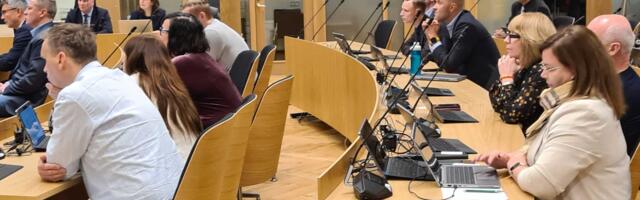 В Нарве часть депутатов может потерять руководящие посты