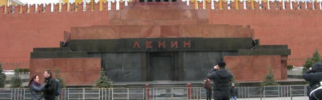 Правда ли, что Джеффри Эпштейн обсуждал возможность провести ночь в Мавзолее с Лениным?