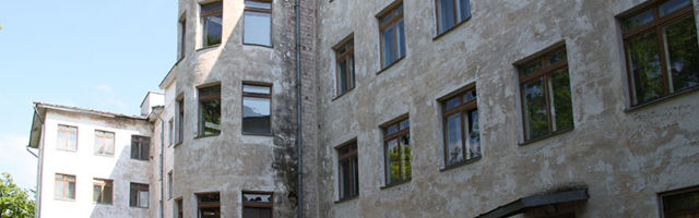 Город спрашивает с собственников.  Жители спрашивают с города