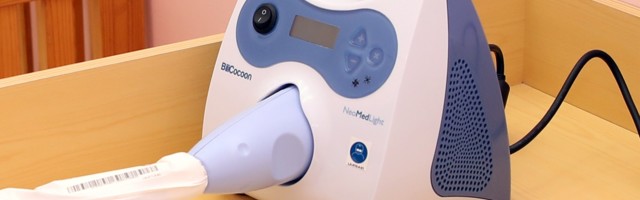 Финны подарили Нарвской больнице аппарат для лечения желтухи новорожденных