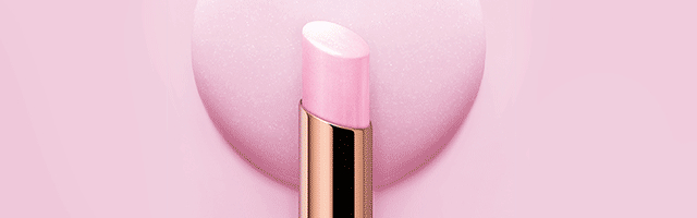 Спрей для подготовки к загару, солнцезащитные средства и другие летние бьюти-новинки