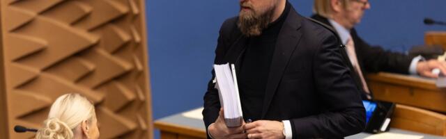 Варро Вооглайд покидает фракцию EKRE, так как не хочет вступать в партию