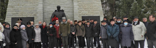 Российские дипломаты и соотечественники отметили в Таллине День защитника Отечества