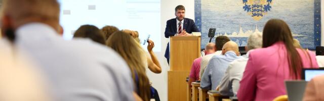 ПРЯМАЯ ТРАНСЛЯЦИЯ | В Таллиннском горсобрании обсуждают вотум недоверия мэру Евгению Осиновскому