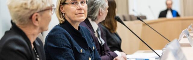 Канцлер права: требование подтверждать доход при ходатайстве о виде на жительство для иностранного супруга противоречит Конституции