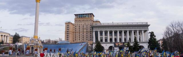 В Киеве решено не сносить памятник казахскому поэту Жамбылу Жабаеву 