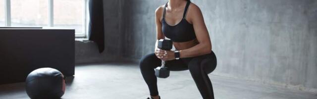 Топ-10 упражнений с гантелями для женщин дома, в зале: лучший комплекс упражнений