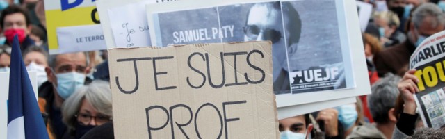 В Париже на акцию памяти убитого учителя вышли тысячи людей